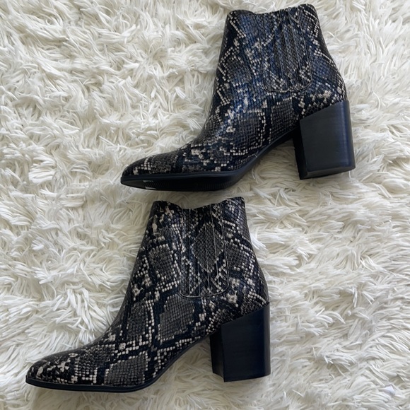 Steve Madden Grey Snake Jet Ankle Boots - Picture 4 of 8
